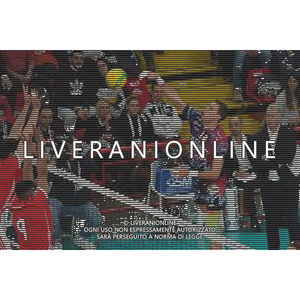 Volley Champions League Men 2019/2020 Perugia, Italia 04/12/2019 Sir Sicoma Monini Perugia vs Benfica Lisbona Nella foto: wilfredo leon venero (n.9 schiacciatore sir safety conad perugia) schiaccia FOTO LORIS CERQUIGLINI-ALESSIO MARINI-AG ALDO LIVERANI SAS
