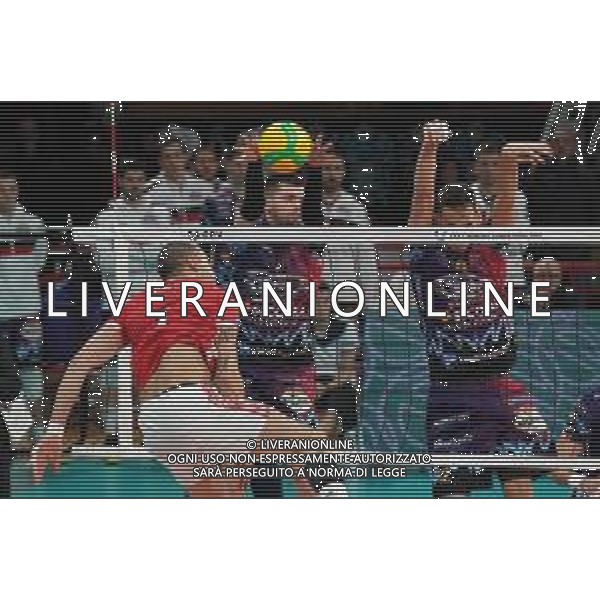 Volley Champions League Men 2019/2020 Perugia, Italia 04/12/2019 Sir Sicoma Monini Perugia vs Benfica Lisbona Nella foto: oliveira raphael thiago (n1 benfica lisboa) schiaccia FOTO LORIS CERQUIGLINI-ALESSIO MARINI-AG ALDO LIVERANI SAS