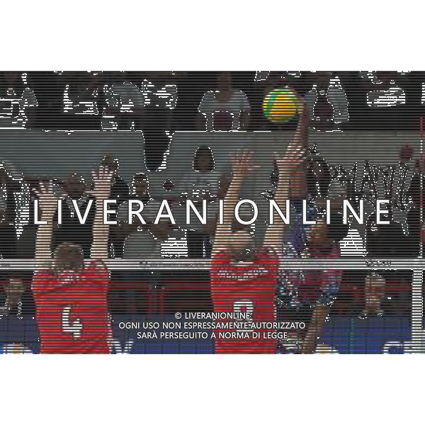 Volley Champions League Men 2019/2020 Perugia, Italia 04/12/2019 Sir Sicoma Monini Perugia vs Benfica Lisbona Nella foto: wilfredo leon venero (n.9 schiacciatore sir safety conad perugia) schiaccia FOTO LORIS CERQUIGLINI-ALESSIO MARINI-AG ALDO LIVERANI SAS