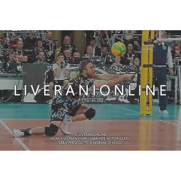 Volley Champions League Men 2019/2020 Perugia, Italia 04/12/2019 Sir Sicoma Monini Perugia vs Benfica Lisbona Nella foto: massimo colaci (n.13 libero sir safety conad perugia) in ricezione FOTO LORIS CERQUIGLINI-ALESSIO MARINI-AG ALDO LIVERANI SAS