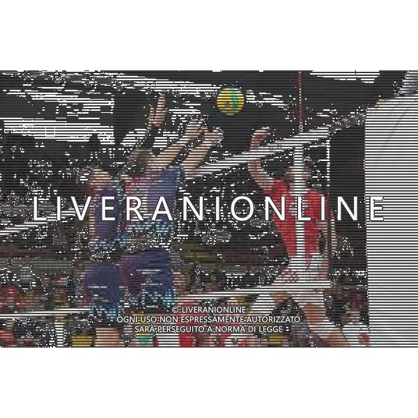 Volley Champions League Men 2019/2020 Perugia, Italia 04/12/2019 Sir Sicoma Monini Perugia vs Benfica Lisbona Nella foto: mirko podrascanin (n.18 centrale sir safety conad perugia) aleksandar atanasijevic (n.14 opposto sir safety conad perugia) a muro FOTO LORIS CERQUIGLINI-ALESSIO MARINI-AG ALDO LIVERANI SAS