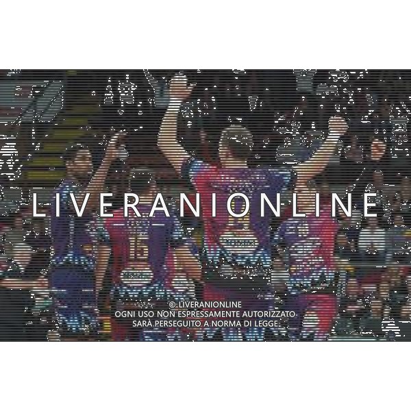 Volley Champions League Men 2019/2020 Perugia, Italia 04/12/2019 Sir Sicoma Monini Perugia vs Benfica Lisbona Nella foto: sir sicoma monini esulta esulta pwer la vittoria della partita FOTO LORIS CERQUIGLINI-ALESSIO MARINI-AG ALDO LIVERANI SAS