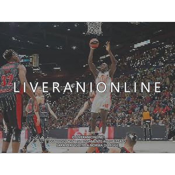 Basket EuroLeague 2019/2020 Milano, Italia 05/12/2019 AX Armani Exchange Milano-Crvena Zvezda Mts Belgrado Nella foto: Michael Ojo della Crvena Zvezda Mts Stella Rossa Belgrado contrastato da Jeff Brooks della AX Armani Olimpia Milano FOTO SAVINO PAOLELLA-ALESSIO MARINI-AG ALDO LIVERANI SAS