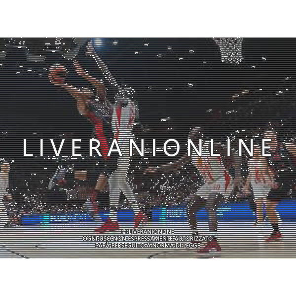 Basket EuroLeague 2019/2020 Milano, Italia 05/12/2019 AX Armani Exchange Milano-Crvena Zvezda Mts Belgrado Nella foto: Jeff Brooks della AX Armani Olimpia Milano a canestro contro Derrik Brown della Crvena Zvezda Mts Stella Rossa Belgrado FOTO SAVINO PAOLELLA-ALESSIO MARINI-AG ALDO LIVERANI SAS