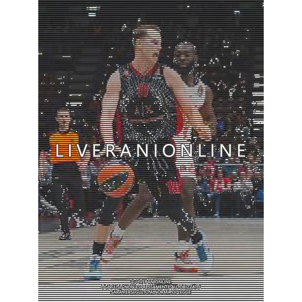 Basket EuroLeague 2019/2020 Milano, Italia 05/12/2019 AX Armani Exchange Milano-Crvena Zvezda Mts Belgrado Nella foto: Michael Roll della AX Armani Olimpia Milano contrastato da Jenkins della Crvena Zvezda Mts Stella Rossa FOTO SAVINO PAOLELLA-ALESSIO MARINI-AG ALDO LIVERANI SAS