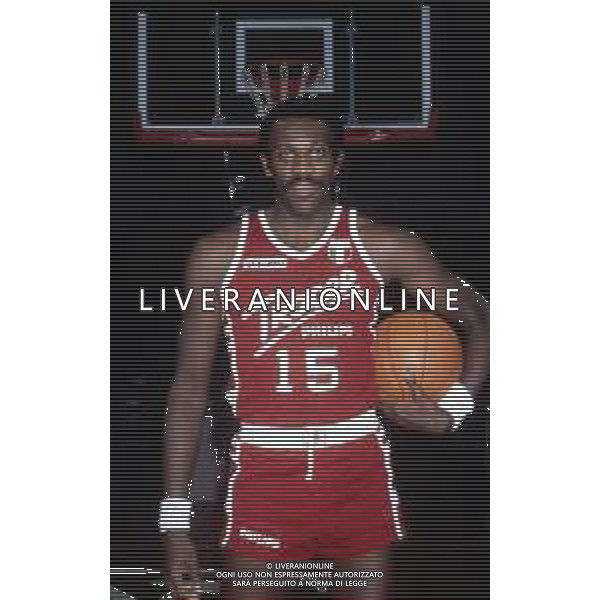 RETROSPETTIVA BOB MC ADOO GIOCATORE BASKET NELLA FOTO BOB MC ADOO CON LA MAGLIA DELLA TRACER MILANO NELL\'ANNO 1986-1987 AG ALDO LIVERANI SAS