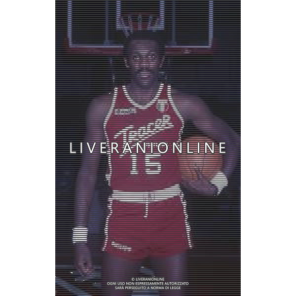 RETROSPETTIVA BOB MC ADOO GIOCATORE BASKET NELLA FOTO BOB MC ADOO CON LA MAGLIA DELLA TRACER MILANO NELL\'ANNO 1986-1987 AG ALDO LIVERANI SAS