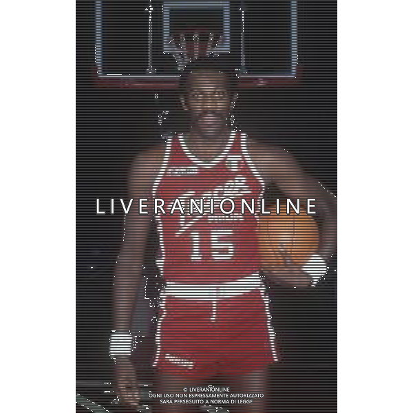 RETROSPETTIVA BOB MC ADOO GIOCATORE BASKET NELLA FOTO BOB MC ADOO CON LA MAGLIA DELLA TRACER MILANO NELL\'ANNO 1986-1987 AG ALDO LIVERANI SAS
