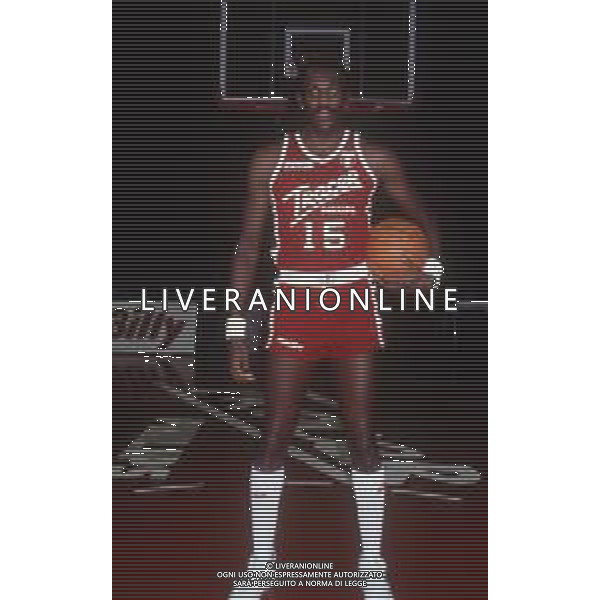 RETROSPETTIVA BOB MC ADOO GIOCATORE BASKET NELLA FOTO BOB MC ADOO CON LA MAGLIA DELLA TRACER MILANO NELL\'ANNO 1986-1987 AG ALDO LIVERANI SAS