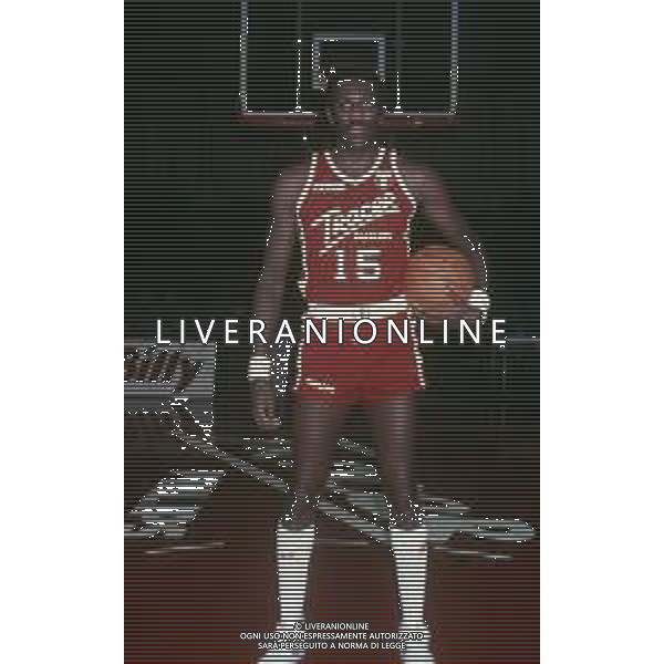 RETROSPETTIVA BOB MC ADOO GIOCATORE BASKET NELLA FOTO BOB MC ADOO CON LA MAGLIA DELLA TRACER MILANO NELL\'ANNO 1986-1987 AG ALDO LIVERANI SAS