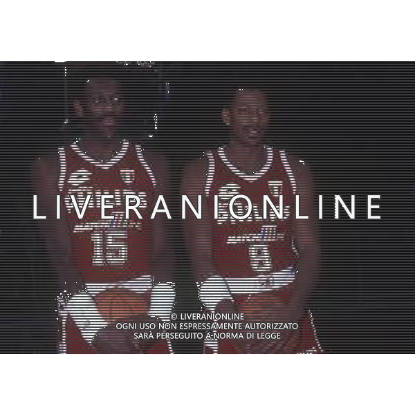 RETROSPETTIVA BOB MC ADOO GIOCATORE BASKET NELLA FOTO BOB MC ADOO CON LA MAGLIA DELLA PHILIPS MILANO CON EARL CURETON AG ALDO LIVERANI SAS