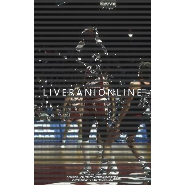 RETROSPETTIVA BOB MC ADOO GIOCATORE BASKET NELLA FOTO BOB MC ADOO CON LA MAGLIA DELLA TRACER MILANO NELL\'ANNO 1986-1987 AG ALDO LIVERANI SAS