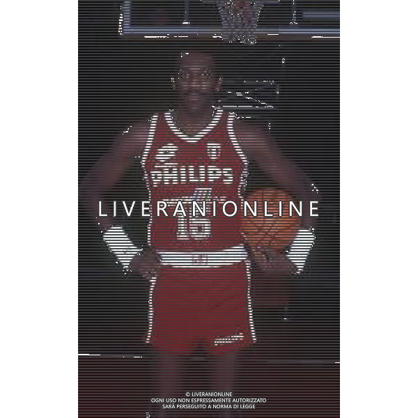 RETROSPETTIVA BOB MC ADOO GIOCATORE BASKET NELLA FOTO BOB MC ADOO CON LA MAGLIA DELLA PHILIPS MILANO AG ALDO LIVERANI SAS