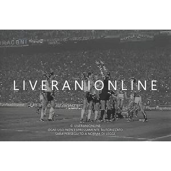 24-10-1984 MILANO COPPA UEFA INTER RANGER GLASGOW 3-0 NELLA FOTO ARBITRO VOLKER ROTH AG ALDO LIVERANI SAS 