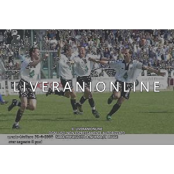 La Spezia - Biellese 30-4-2000 Massimo Agostini esulta dopo aver segnato il primo goal AG ALDO LIVERANI SAS