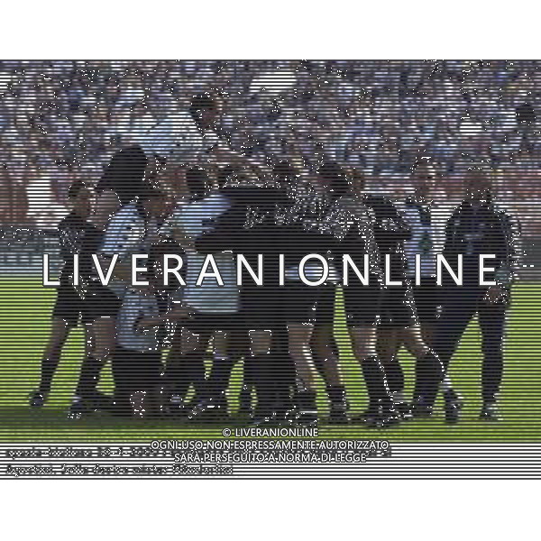 La Spezia - Biellese 30-4-2000 l\'esultanza della squadra dopo il goal di Agostini AG ALDO LIVERANI SAS