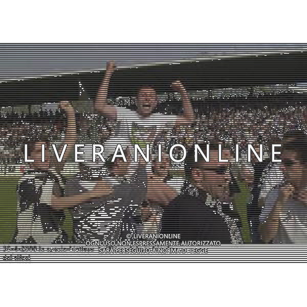 La Spezia - Biellese 30-4-2000 Sottili portato in trionfo dai tifosi AG ALDO LIVERANI SAS