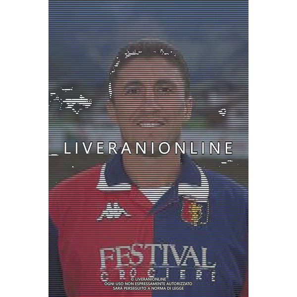 PRIMI PIANI ROSA GENOA CALCIO 1999-2000 NELLA FOTO VINCENZO TORRENTE AG ALDO LIVERANI SAS