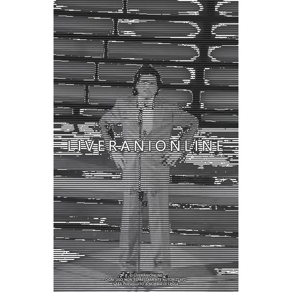 RETROSPETTIVA TOTO CUTUGNO CANTANTE NELLA FOTO TOTO CUTUGNO AL FESTIVAL DI SANREMO NELL\'ANNO 1988 AG ALDO LIVERANI SAS