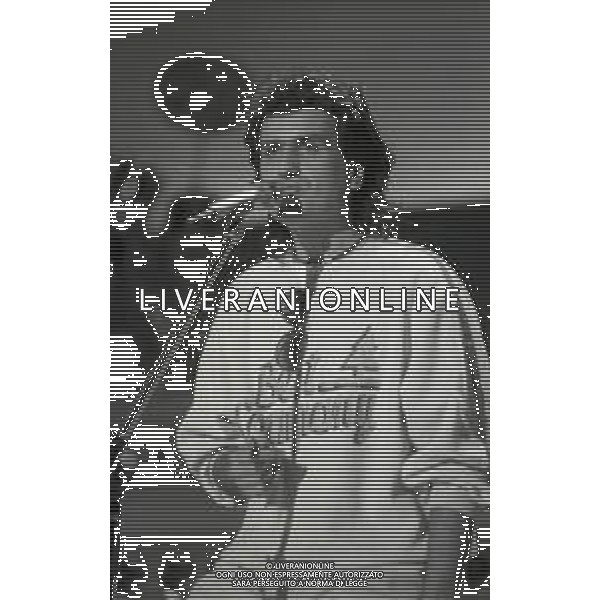 RETROSPETTIVA TOTO CUTUGNO CANTANTE NELLA FOTO TOTO CUTUGNO AL FESTIVAL DI SANREMO NELL\'ANNO 1986 AG ALDO LIVERANI SAS