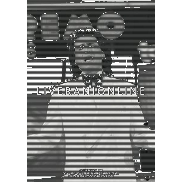 RETROSPETTIVA TOTO CUTUGNO CANTANTE NELLA FOTO TOTO CUTUGNO AL FESTIVAL DI SANREMO NELL\'ANNO 1986 AG ALDO LIVERANI SAS