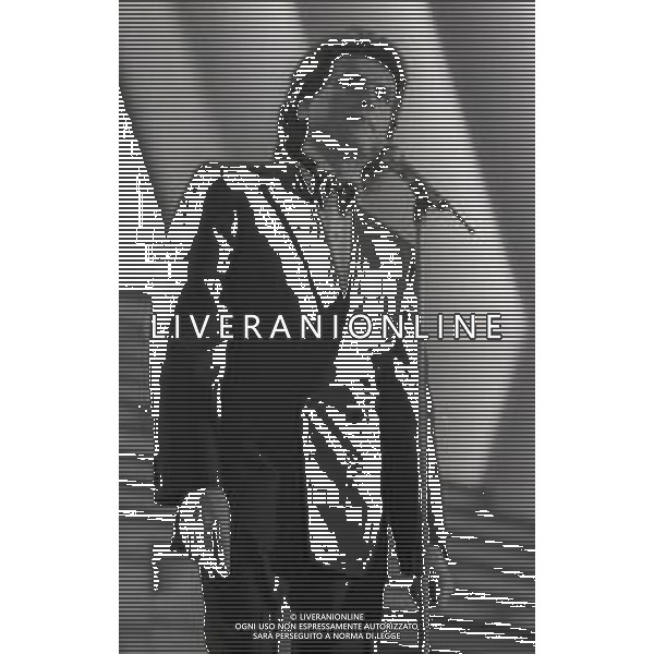 RETROSPETTIVA TOTO CUTUGNO CANTANTE NELLA FOTO TOTO CUTUGNO AL FESTIVAL DI SANREMO NELL\'ANNO 1987 AG ALDO LIVERANI SAS