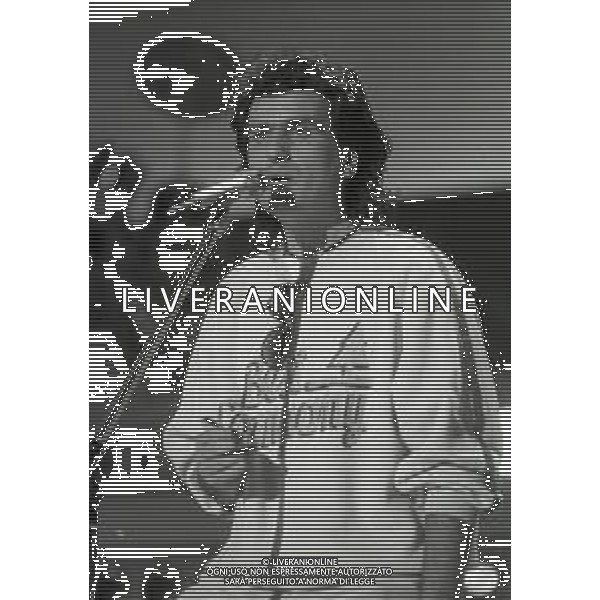 RETROSPETTIVA TOTO CUTUGNO CANTANTE NELLA FOTO TOTO CUTUGNO AL FESTIVAL DI SANREMO NELL\'ANNO 1986 AG ALDO LIVERANI SAS