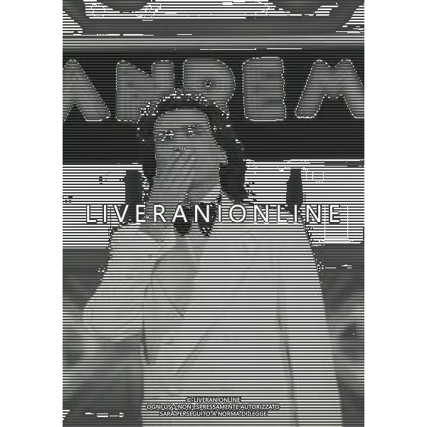 RETROSPETTIVA TOTO CUTUGNO CANTANTE NELLA FOTO TOTO CUTUGNO AL FESTIVAL DI SANREMO NELL\'ANNO 1986 AG ALDO LIVERANI SAS