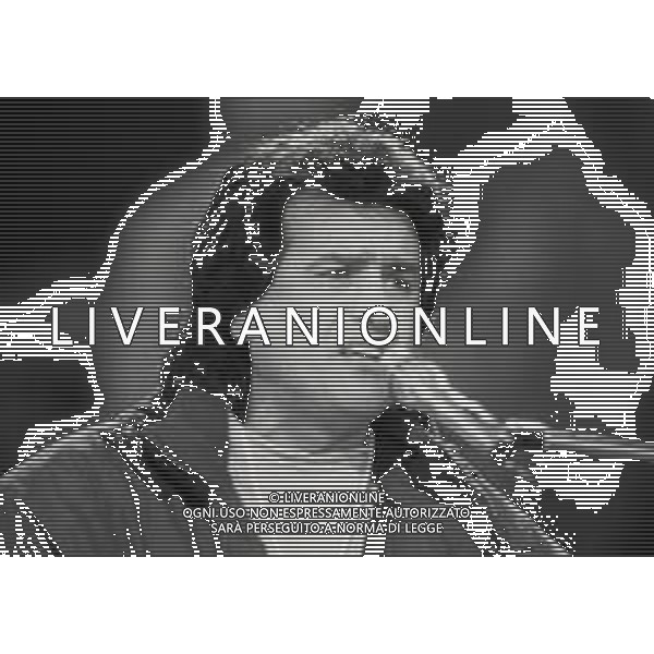 RETROSPETTIVA TOTO CUTUGNO CANTANTE NELLA FOTO TOTO CUTUGNO AL FESTIVAL DI SANREMO NELL\'ANNO 1990 AG ALDO LIVERANI SAS