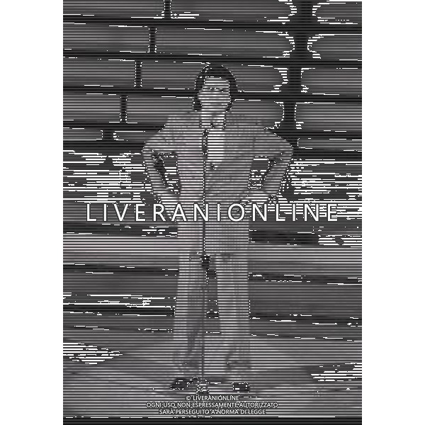 RETROSPETTIVA TOTO CUTUGNO CANTANTE NELLA FOTO TOTO CUTUGNO AL FESTIVAL DI SANREMO NELL\'ANNO 1988 AG ALDO LIVERANI SAS