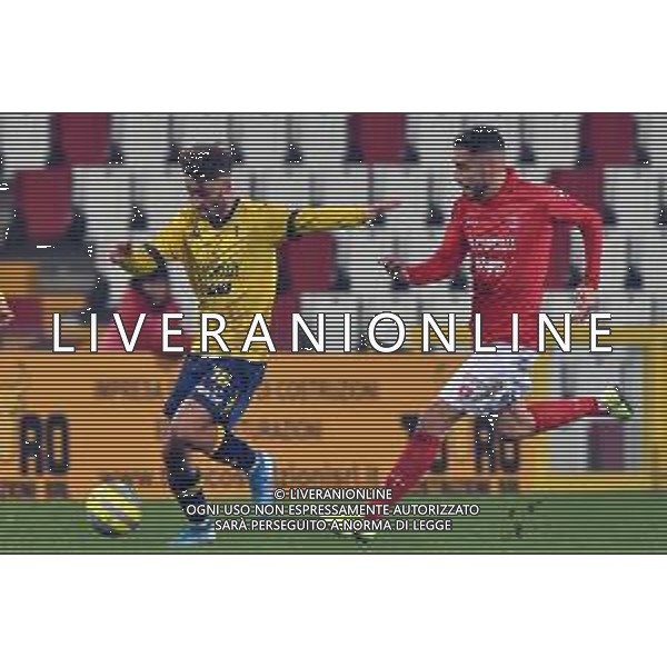 Campionato Italiano di Calcio Serie C - Lega Pro 2019/2020 Trieste, Italia 08/12/2019 Triestina Vs Modena Nella foto: Salvatore Pezzella del Modena contrastato da Alessandro Malomo della Triestina. FOTO FRANCO DE BERNARDI-ALESSIO MARINI-AG ALDO LIVERANI SAS