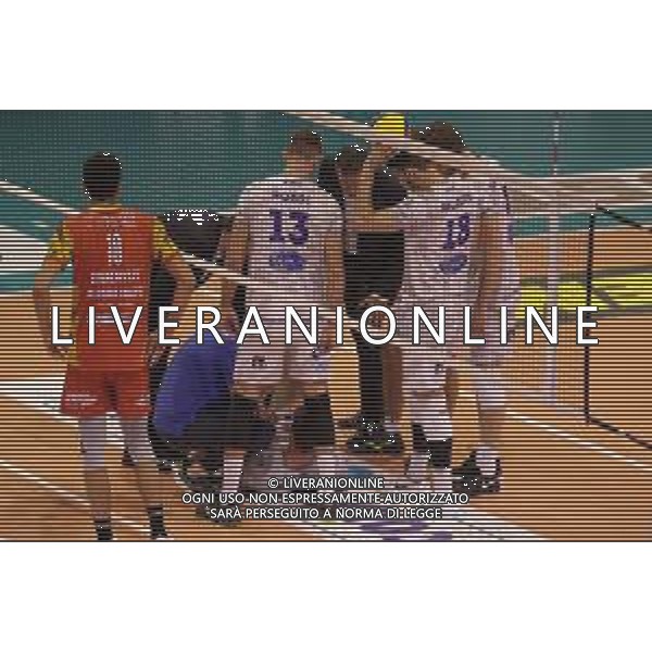 Campionato Italiano di Volley Superlega Serie A 2019/2020 Latina, Italia 08/12/2019 Top Volley Cisterna vs Tonno Callipo Calabria Vibo Valentia Nella foto: infortunio Jean Patry FOTO LUIGI MARIANI-ALESSIO MARINI-AG ALDO LIVERANI SAS