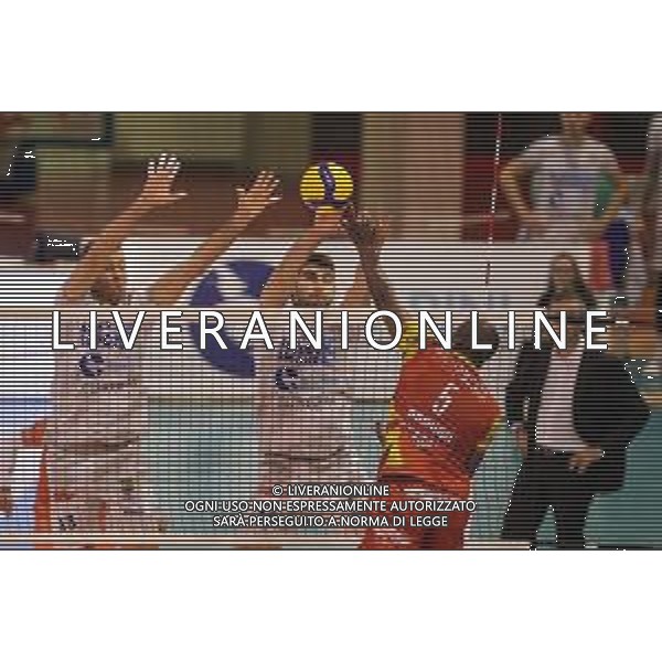 Campionato Italiano di Volley Superlega Serie A 2019/2020 Latina, Italia 08/12/2019 Top Volley Cisterna vs Tonno Callipo Calabria Vibo Valentia Nella foto: muro Top Volley Latina FOTO LUIGI MARIANI-ALESSIO MARINI-AG ALDO LIVERANI SAS