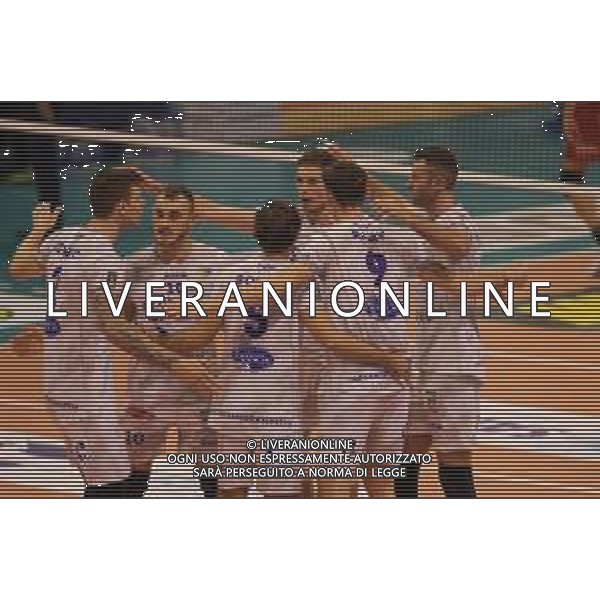 Campionato Italiano di Volley Superlega Serie A 2019/2020 Latina, Italia 08/12/2019 Top Volley Cisterna vs Tonno Callipo Calabria Vibo Valentia Nella foto: esultanza Top Volley Latina FOTO LUIGI MARIANI-ALESSIO MARINI-AG ALDO LIVERANI SAS