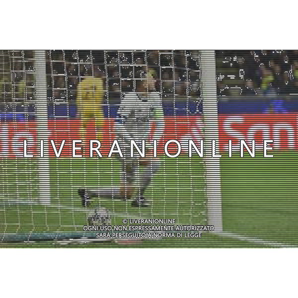 Samir Handanovic battuto sul gol di Carles Perez del 0-1 Inter vs Barcellona UEFA Champions League fase a gironi 6° giornata gruppo F Milano 10–12-2019 Stadio Giuseppe Meazza - San Siro foto Roberto Garavaglia - ag. Aldo Liverani sas