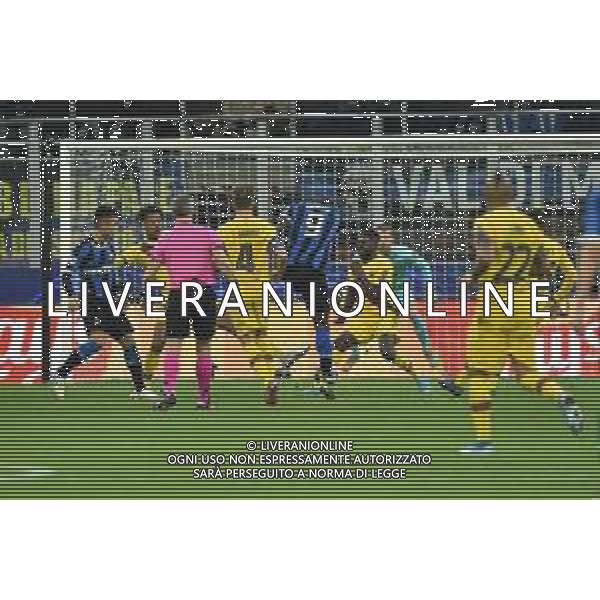 il gol di romelu Lukaku del 1 a 1 Inter Inter vs Barcellona UEFA Champions League fase a gironi 6° giornata gruppo F Milano 10–12-2019 Stadio Giuseppe Meazza - San Siro foto Roberto Garavaglia - ag. Aldo Liverani sas