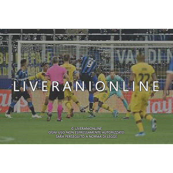il gol di romelu Lukaku del 1 a 1 Inter Inter vs Barcellona UEFA Champions League fase a gironi 6° giornata gruppo F Milano 10–12-2019 Stadio Giuseppe Meazza - San Siro foto Roberto Garavaglia - ag. Aldo Liverani sas