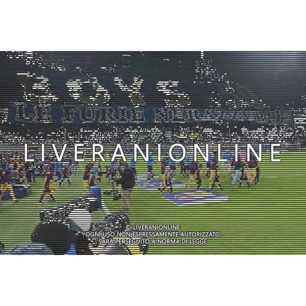 striscione dei tifosi curva nord - ingresso squadre Inter vs Barcellona UEFA Champions League fase a gironi 6° giornata gruppo F Milano 10–12-2019 Stadio Giuseppe Meazza - San Siro foto Roberto Garavaglia - ag. Aldo Liverani sas