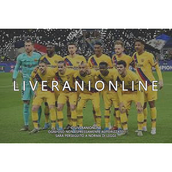la formazione del Barcellona, in piedi da SX Neto, Samuel Umtiti, Clement Lenglet, Junior Firpo, Ivan Rakitic e Jean Clair Todibo; in basso da SX Carles Perez, Antoine Griezmann, Arturo Vidal, Moussa Wague’ e Carles Alena’ Inter vs Barcellona UEFA Champions League fase a gironi 6° giornata gruppo F Milano 10–12-2019 Stadio Giuseppe Meazza - San Siro foto Roberto Garavaglia - ag. Aldo Liverani sas