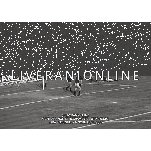 18-03-1973 MILANO CAMPIONATO DI CALCIO SERIE A INTER MILAN 0-2 NELLA FOTO LUCIANO CHIARUGI A TERRA AG ALDO LIVERANI SAS