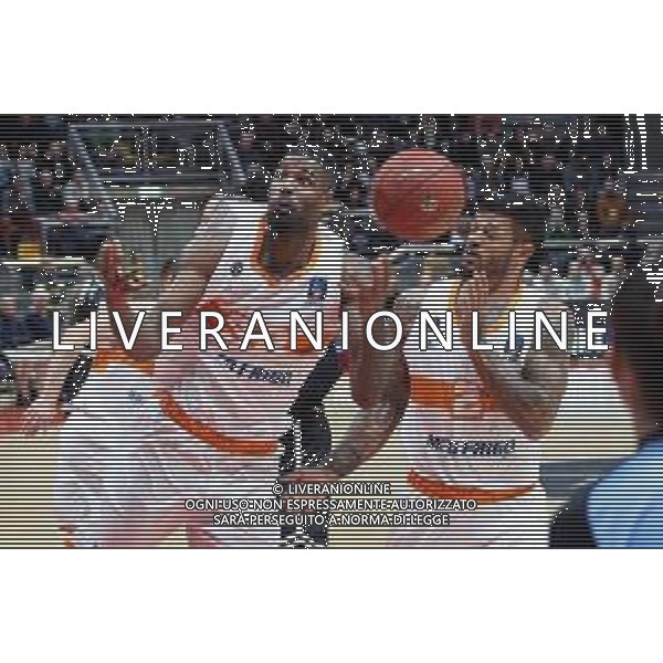 Basket EuroCup 2019/2020 Bologna, Italia 11/12/2019 Segafredo Virtus Bologna vs Promitheas Patras Nella foto: Octavius Ellis (sin.) e Chris Babb (Promitheas Patrasso B.C.) foto michele nucci-alessio marini-ag aldo liverani sas