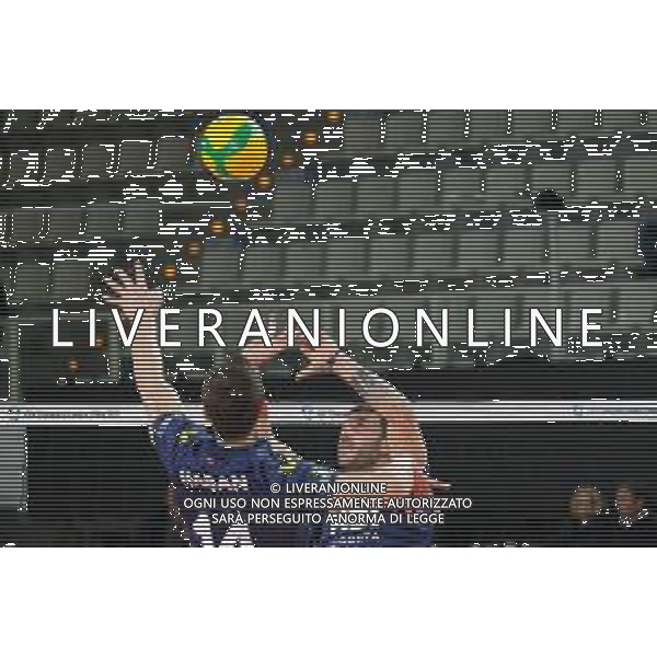 Volley Champions League Men 2019/2020 Trento, Italia 12/12/2019 Trentino Itas vs Fenerbahce HDI Sigorta Istambul Nella foto: Scambio in primo tempo tra Ulas Kiyak (1) Fenerbahce HDI Sigorta Istambul e Hasan Sikar (14) Fenerbahce HDI Sigorta Istambul FOTO ROBERTO TOMMASINI-ALESSIO MARINI-AG ALDO LIVERANI SAS