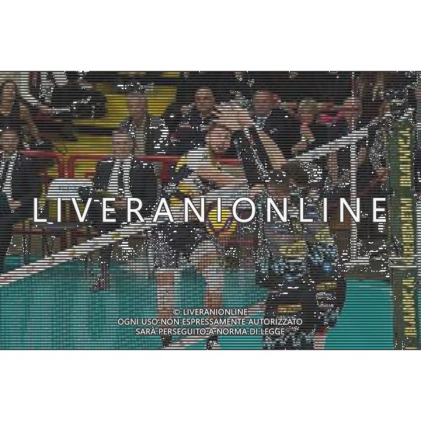 Campionato di Volley Superlega Serie A 2019/2020 Perugia, Italia 15/12/2019 Sir Safety Conad Perugia vs Leo Shoes Modena Nella foto: daniele mazzone (n.18 leo schoes modena) schiaccia FOTO LORIS CERQUIGLINI-ALESSIO MARINI-AG ALDO LIVERANI SAS