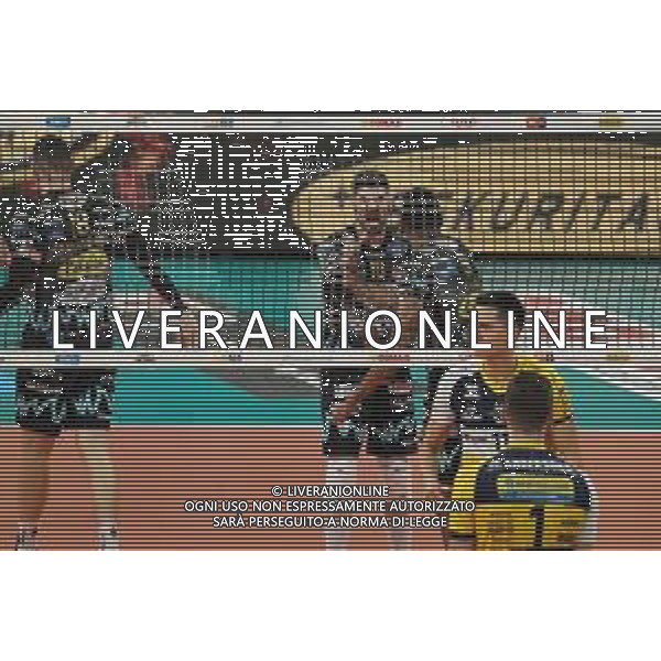 Campionato di Volley Superlega Serie A 2019/2020 Perugia, Italia 15/12/2019 Sir Safety Conad Perugia vs Leo Shoes Modena Nella foto: filippo lanza (n.10 schiacciatore sir safety conad perugia) esulta FOTO LORIS CERQUIGLINI-ALESSIO MARINI-AG ALDO LIVERANI SAS