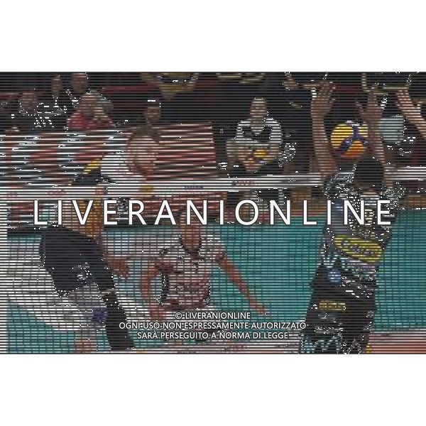 Campionato di Volley Superlega Serie A 2019/2020 Perugia, Italia 15/12/2019 Sir Safety Conad Perugia vs Leo Shoes Modena Nella foto: ivan zaytsev (n.9 leo schoes modena) vs wilfredo leon venero (n.9 schiacciatore sir safety conad perugia) FOTO LORIS CERQUIGLINI-ALESSIO MARINI-AG ALDO LIVERANI SAS