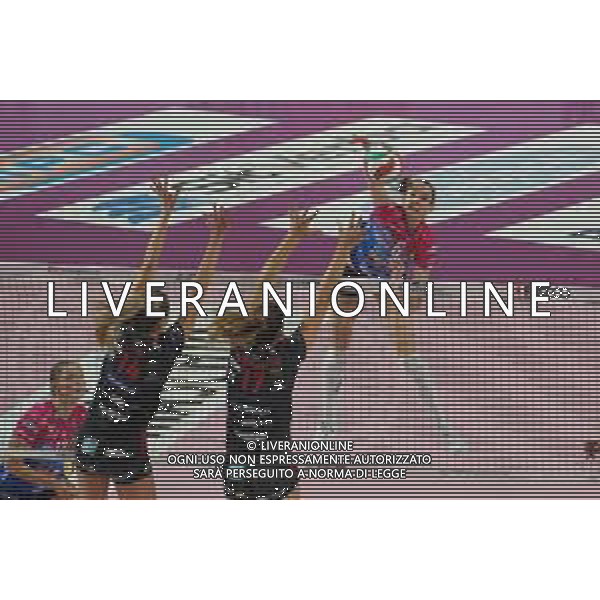 Campionato di Volley Serie A1 Femminile 2019/2020 NOVARA , Italia 15/12/2019 Igor Gorgonzola Novara vs Bartoccini Fortinfissi Perugia Nella foto: Schiacciata di Megan Courtney, 6 (Igor Gorgonzola Novara) FOTO SALVO BARBAGALLO-ALESSIO MARINI-AG ALDO LIVERANI SAS