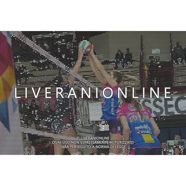 Campionato di Volley Serie A1 Femminile 2019/2020 NOVARA , Italia 15/12/2019 Igor Gorgonzola Novara vs Bartoccini Fortinfissi Perugia Nella foto: Palla contesa Cristina Chirichella, 10 (Igor Gorgonzola Novara) e August Raskie, 8 (Bartoccini Fortinfissi Perugia) FOTO SALVO BARBAGALLO-ALESSIO MARINI-AG ALDO LIVERANI SAS