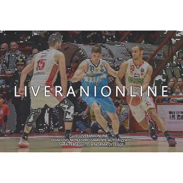 Campionato di Basket Serie A 2019/2020 Pistoia, Italia 15/12/2019 OriOra Pistoia vs Vanoli Cremona Nella foto: Jean Salumu (P) prova ad andare a canestro superando il blocco di Topias Palmi (C) FOTO FABIO FAGIOLINI-ALESSIO MARINI-AG ALDO LIVERANI SAS