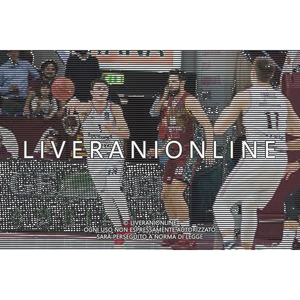 Basket EuroCup 2019/2020 Venezia, Italia 18/12/2019 Umana Reyer Venezia vs Rytas Vilnius Nella foto: passaggio di Francisco Cruz (Rytas Vilnius) FOTO ALFIO GUARISE-ALESSIO MARINI-AG ALDO LIVERANI SAS