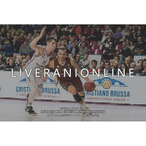 Basket EuroCup 2019/2020 Venezia, Italia 18/12/2019 Umana Reyer Venezia vs Rytas Vilnius Nella foto: Stefano Tonut (Umana Reyer Venezia) Contrastato da Ąžuolas Tubelis (Rytas Vilnius) FOTO ALFIO GUARISE-ALESSIO MARINI-AG ALDO LIVERANI SAS